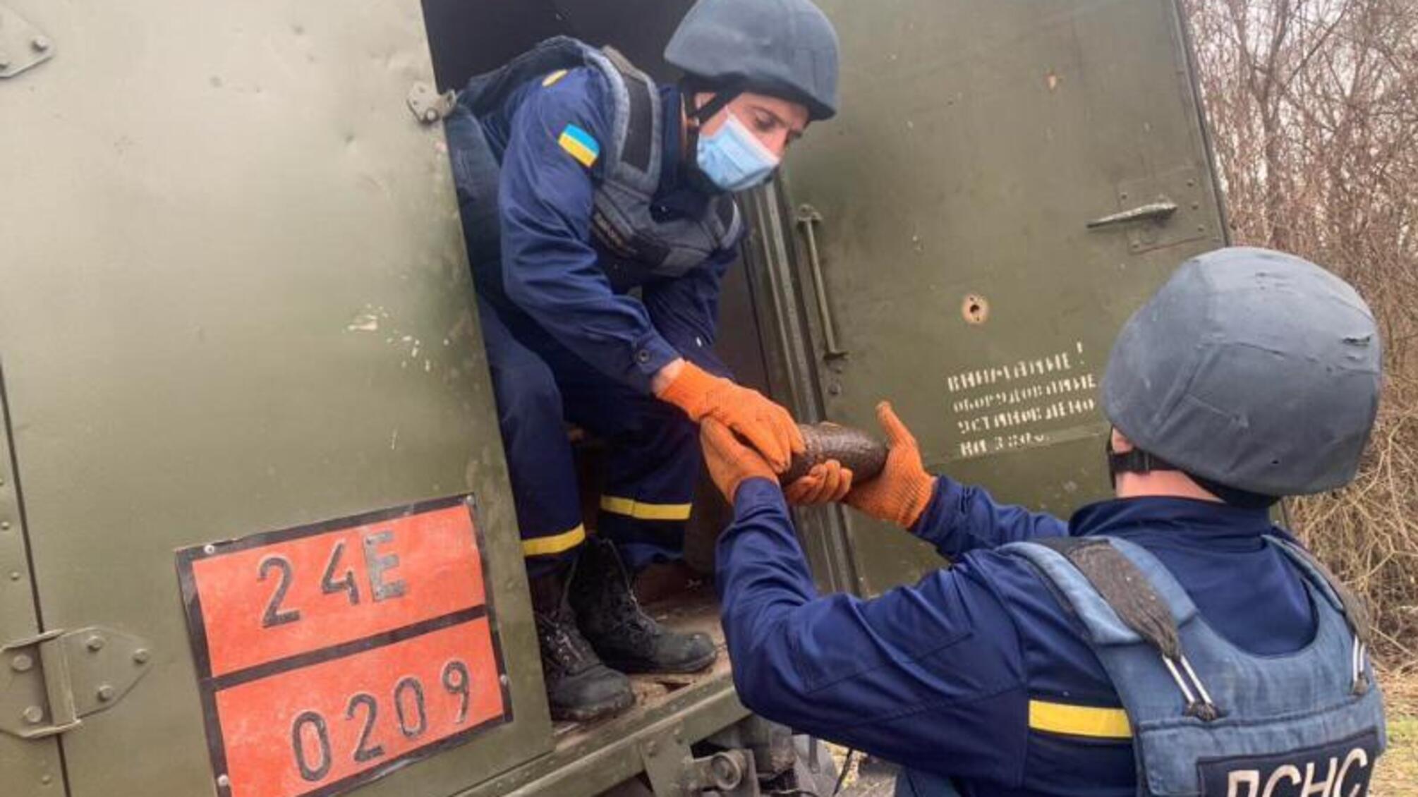 Чернівецька область: піротехніки знищили артснаряд часів Другої світової війни