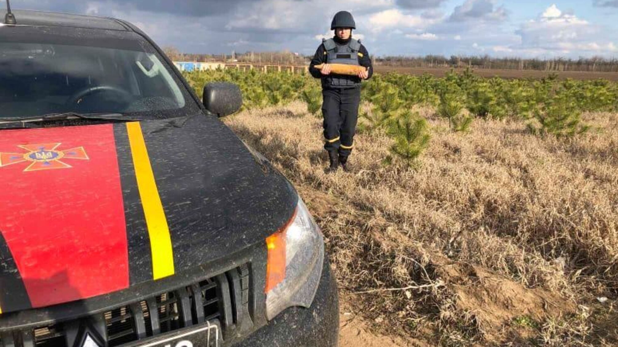 Миколаївська область: піротехніки ДСНС знищили артснаряд калібром 85 мм