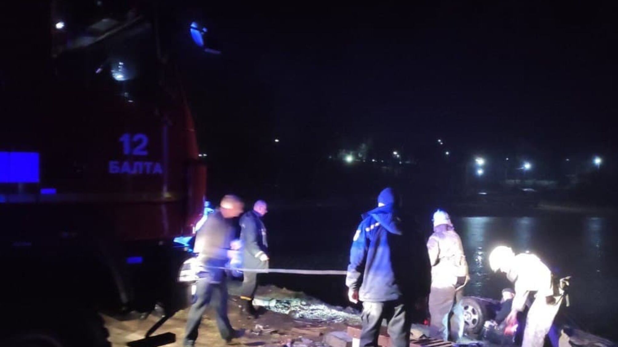 Одеська область: рятувальники деблокували постраждалого водія та вилучили загиблого пасажира
