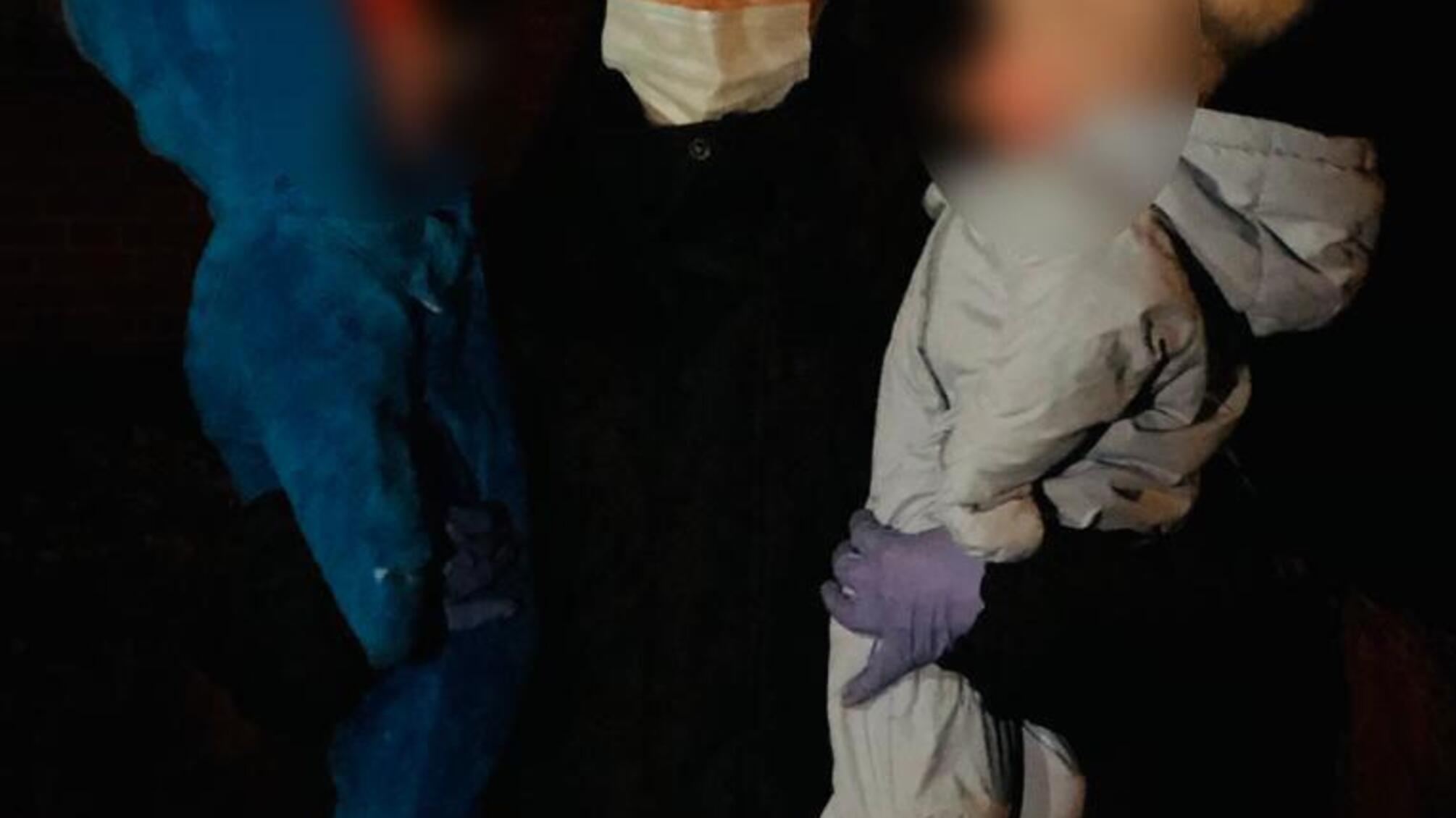 Поліція Херсонщини відкрила кримінальне провадження щодо жінки, яка залишила двох 7-місячних доньок самих в будинку