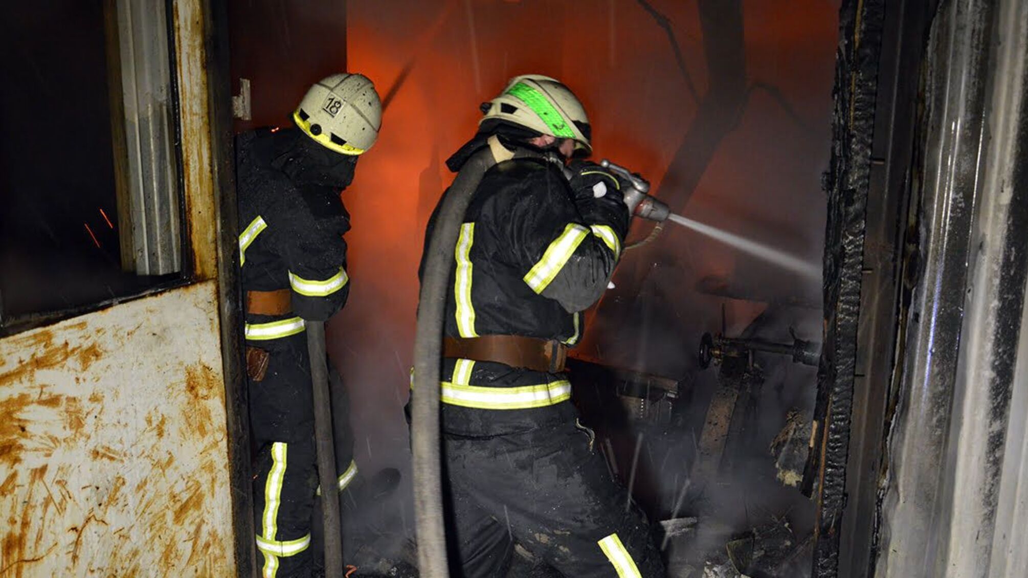 м. Дніпро: вогнеборці ліквідували пожежу в споруді, що не експлуатується (ВІДЕО)