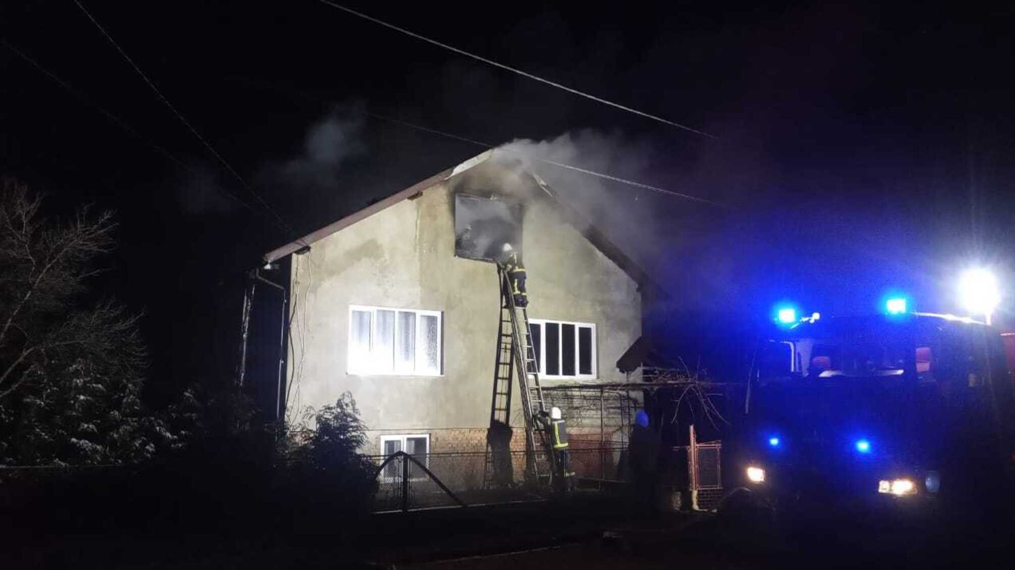 Івано-Франківська область: Рятувальники ліквідували пожежу житлового будинку в місті Болехів