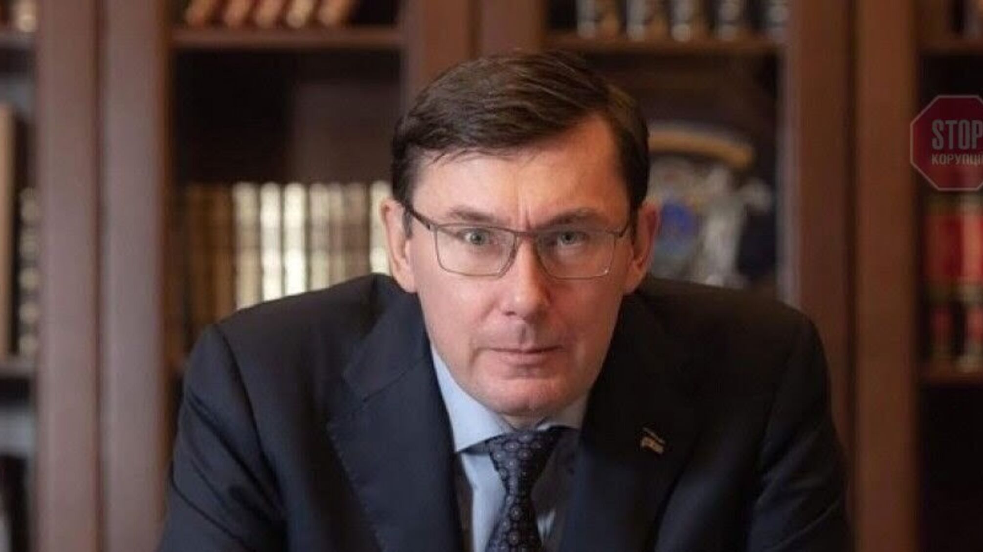 Экс-прокурор Луценко станет ведущим на канале Порошенко