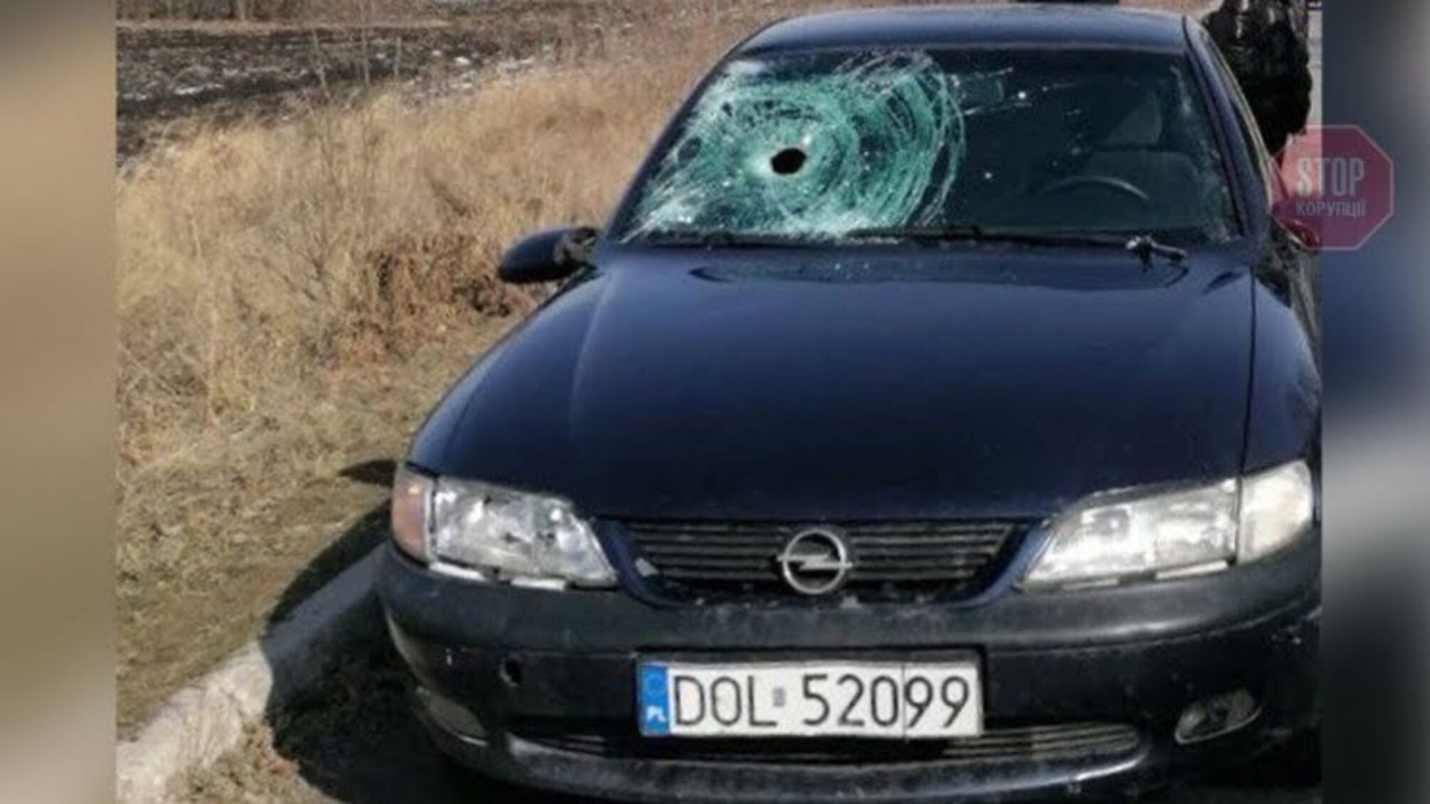 У Дніпрі пішохід кинувся під колеса автівки (фото)