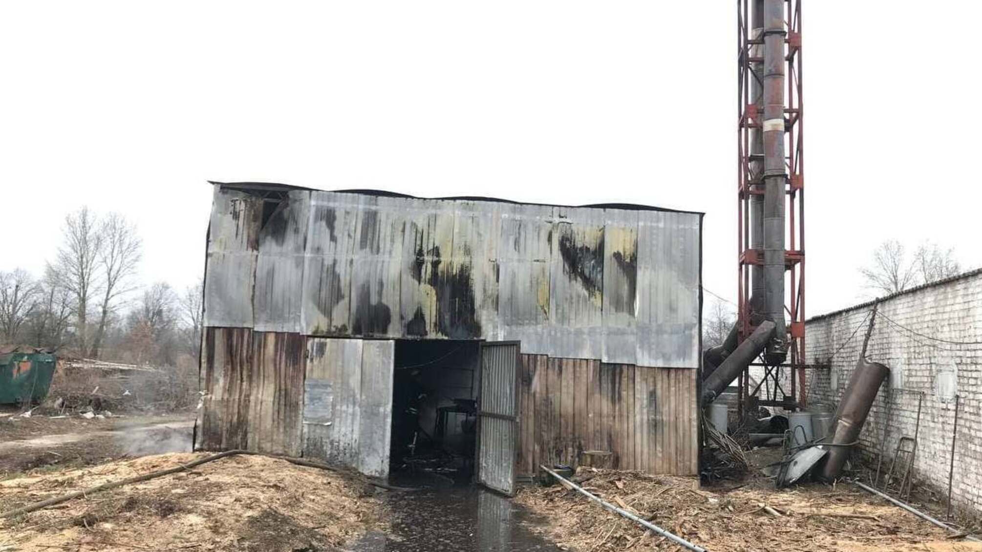 Київська область: внаслідок пожежі на підприємстві загинуло 2 особи
