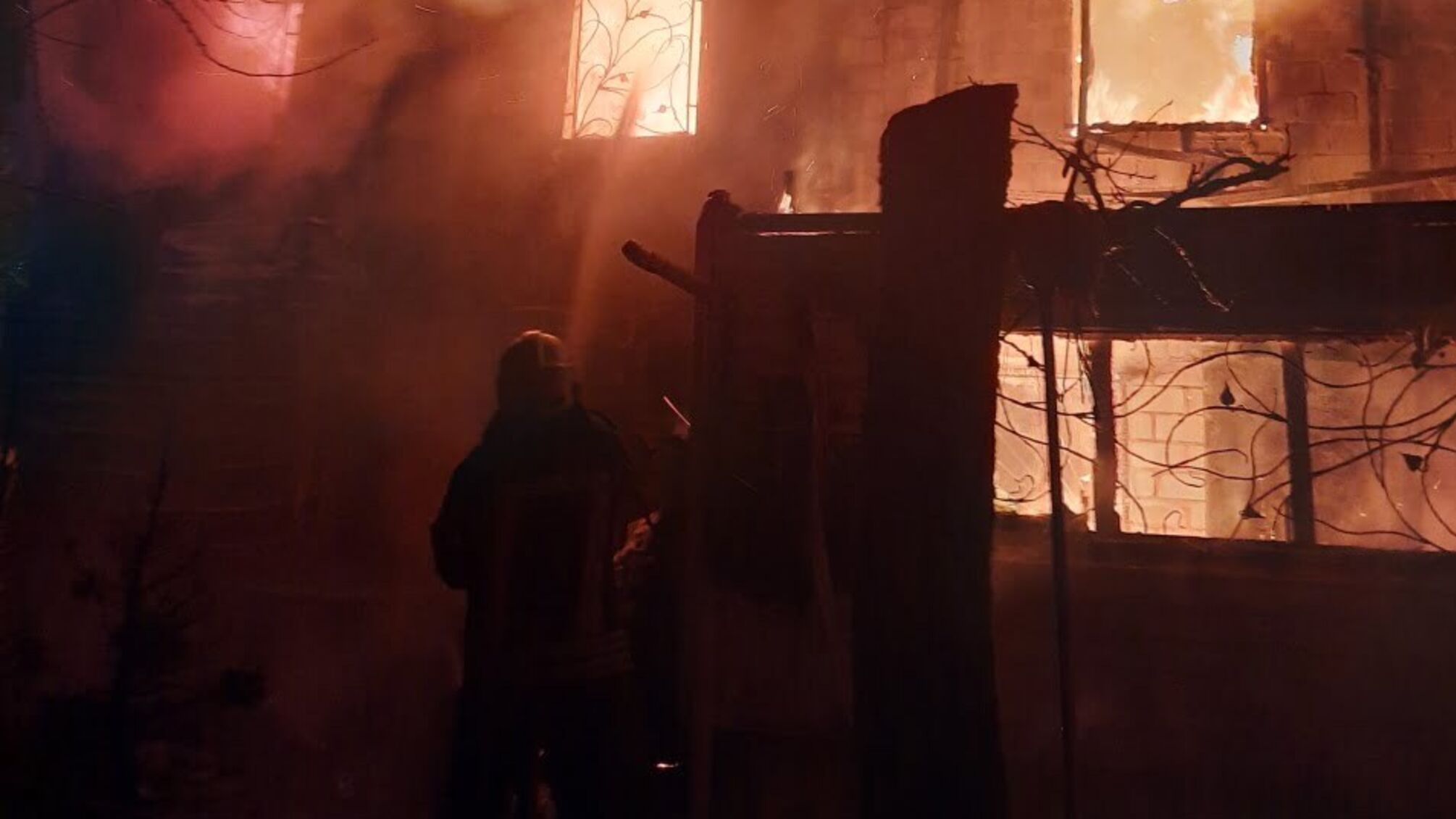 Київська область: рятувальниками ліквідовано пожежу у приватному житловому будинку