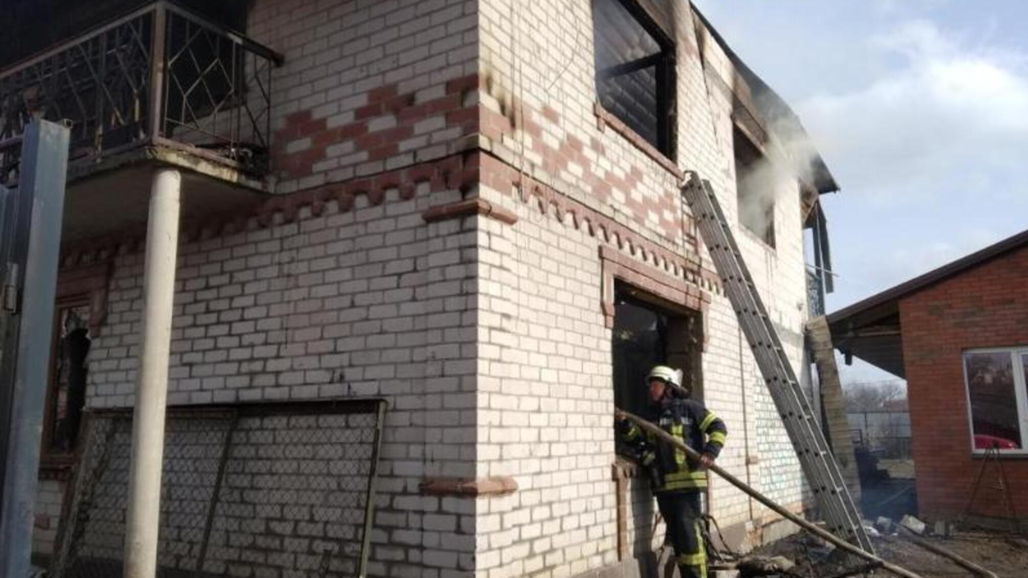 Запорізька область: вогнеборці ліквідували пожежу у дачному будинку