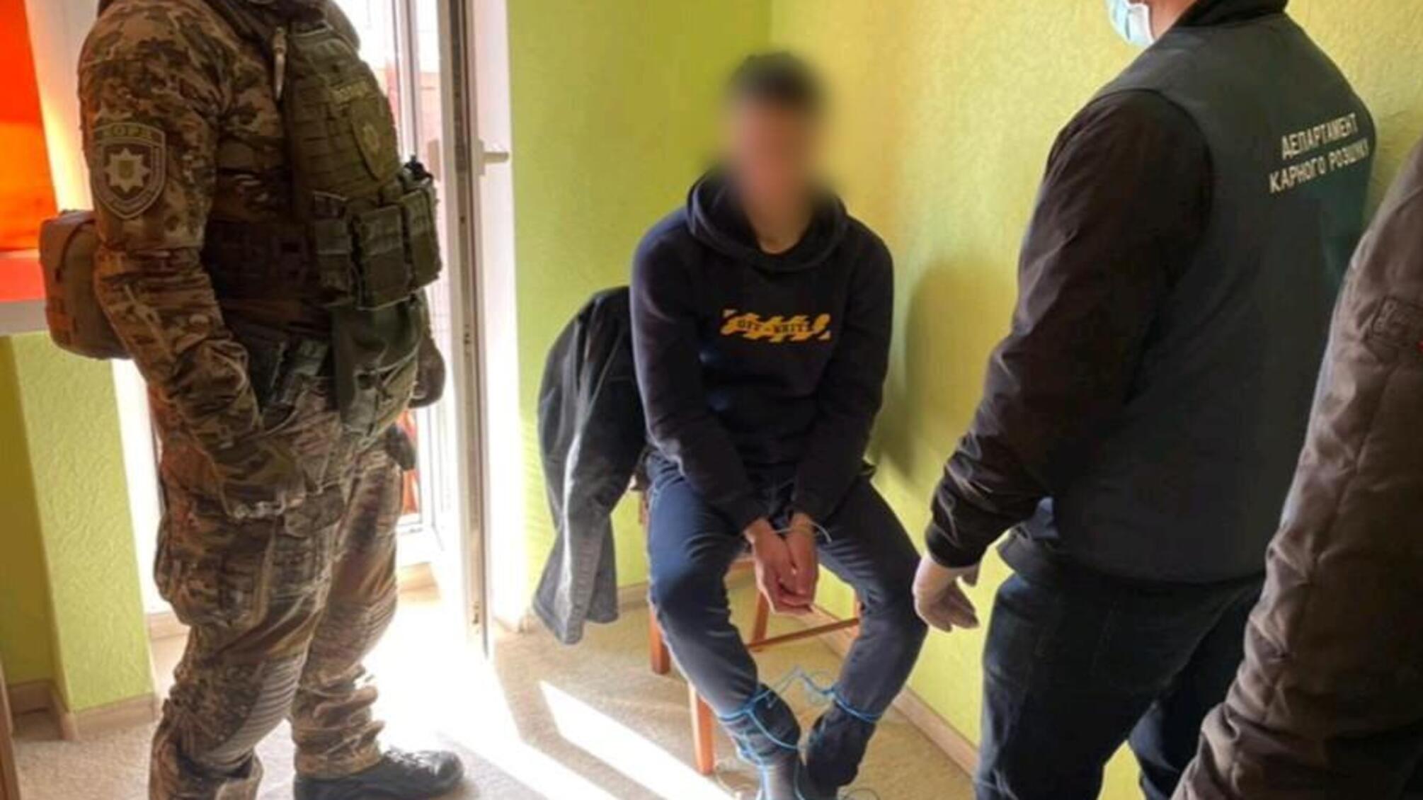 Нацполіція провела спецоперацію для затримання групи осіб за викрадення одесита та вимагання грошей у його батьків