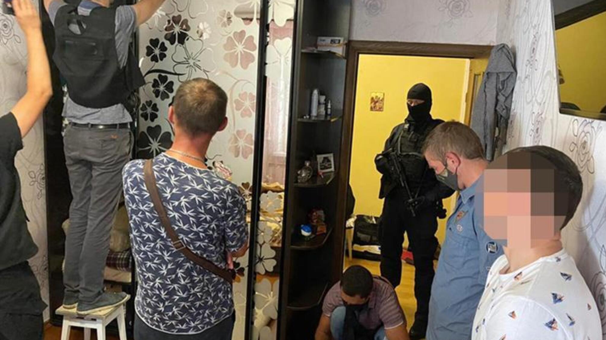На Житомирщині слідчі поліції оголосили підозри учасникам наркоугруповання