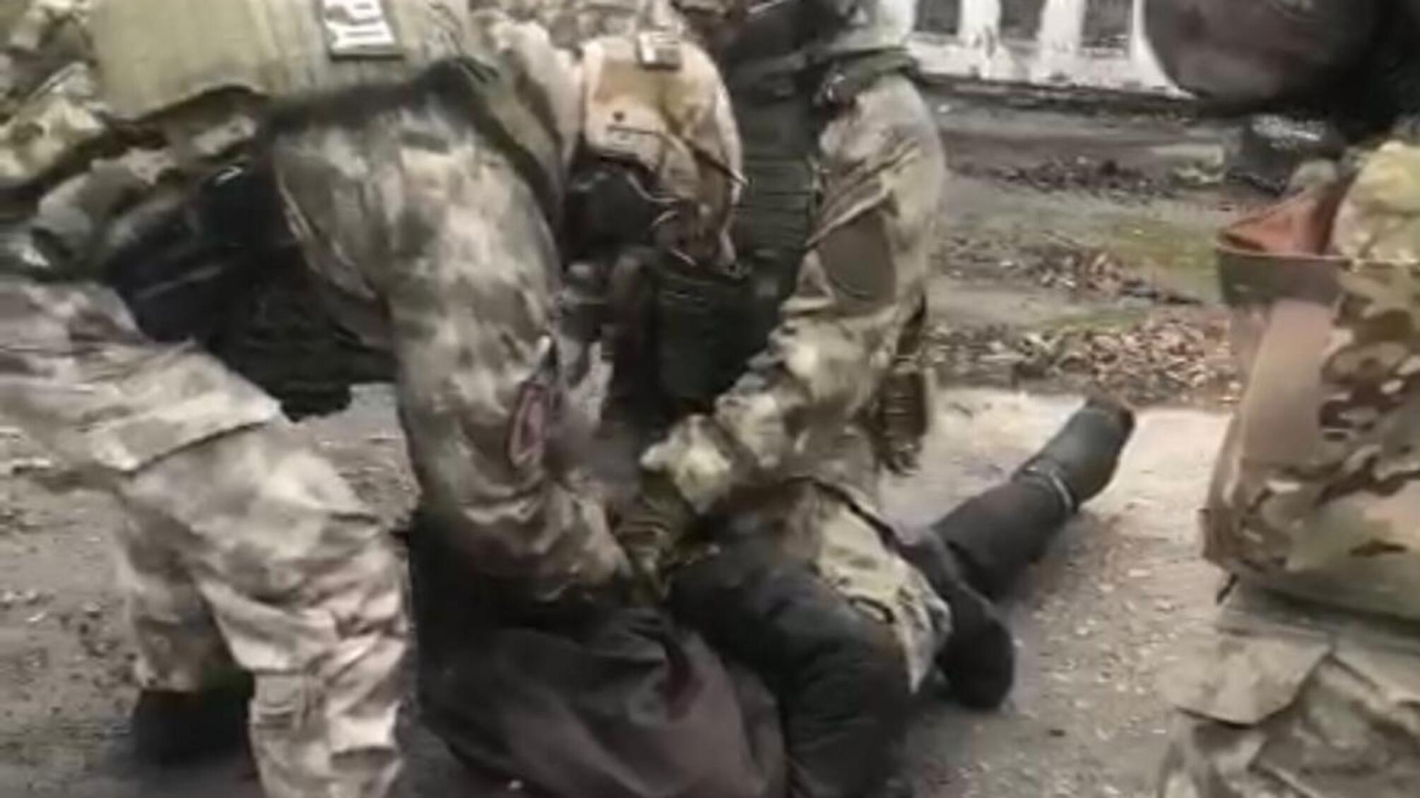 Поліцейські затримали підозрюваного, який побив 95-річну жінку та відібрав її останні заощадження