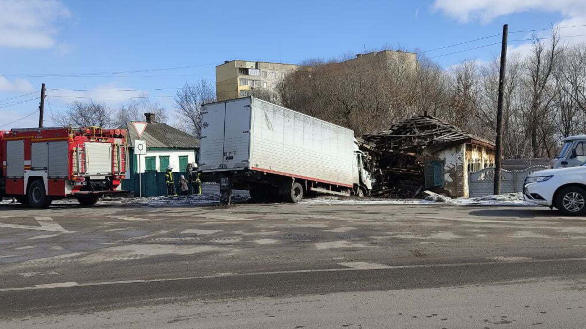 Рятувальники Сумщини надали допомогу по ліквідації наслідків ДТП
