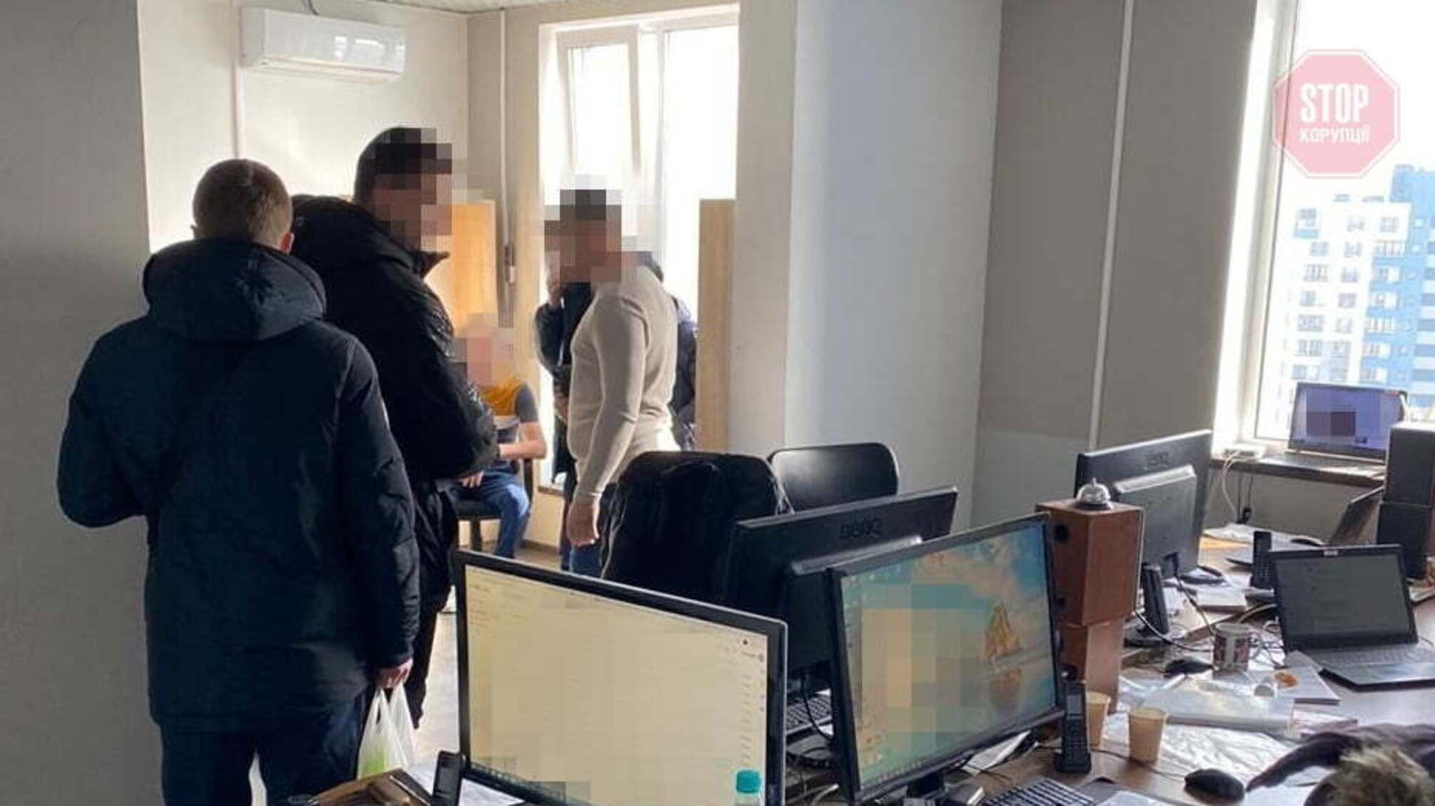 У столиці СБУ викрила потужну ботоферму, яка працювала на Росію (фото)