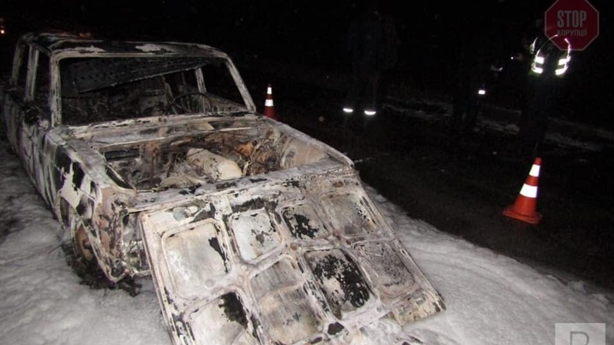 На Чернігівщині водій підпалив свою автівку після смертельної ДТП (фото)