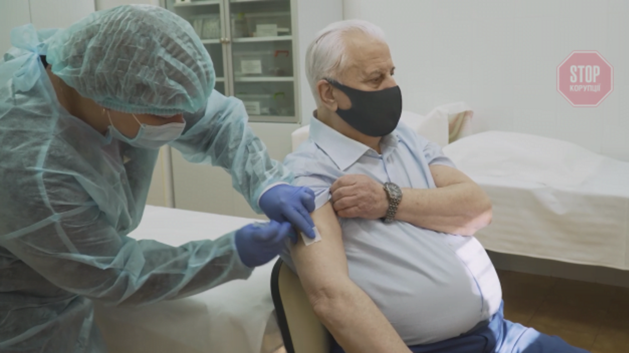 Перший президент України Кравчук отримав щеплення від COVID-19 (відео)