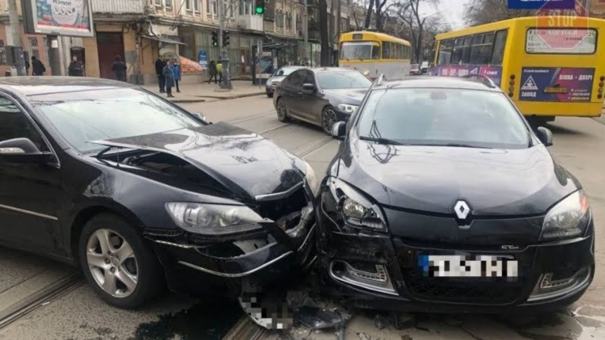 У центрі Одеси сталася ДТП, постраждала 10-річна дівчинка (фото)