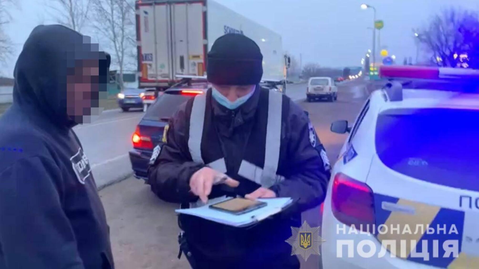 Правоохоронці притягують до відповідальності жителя Одеси за пропозицію хабара поліцейським