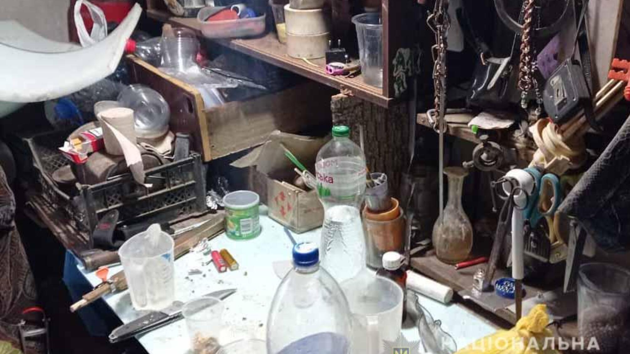 Поліція затримала організовану злочинну групу, яка виготовляла та розповсюджувала амфетамін