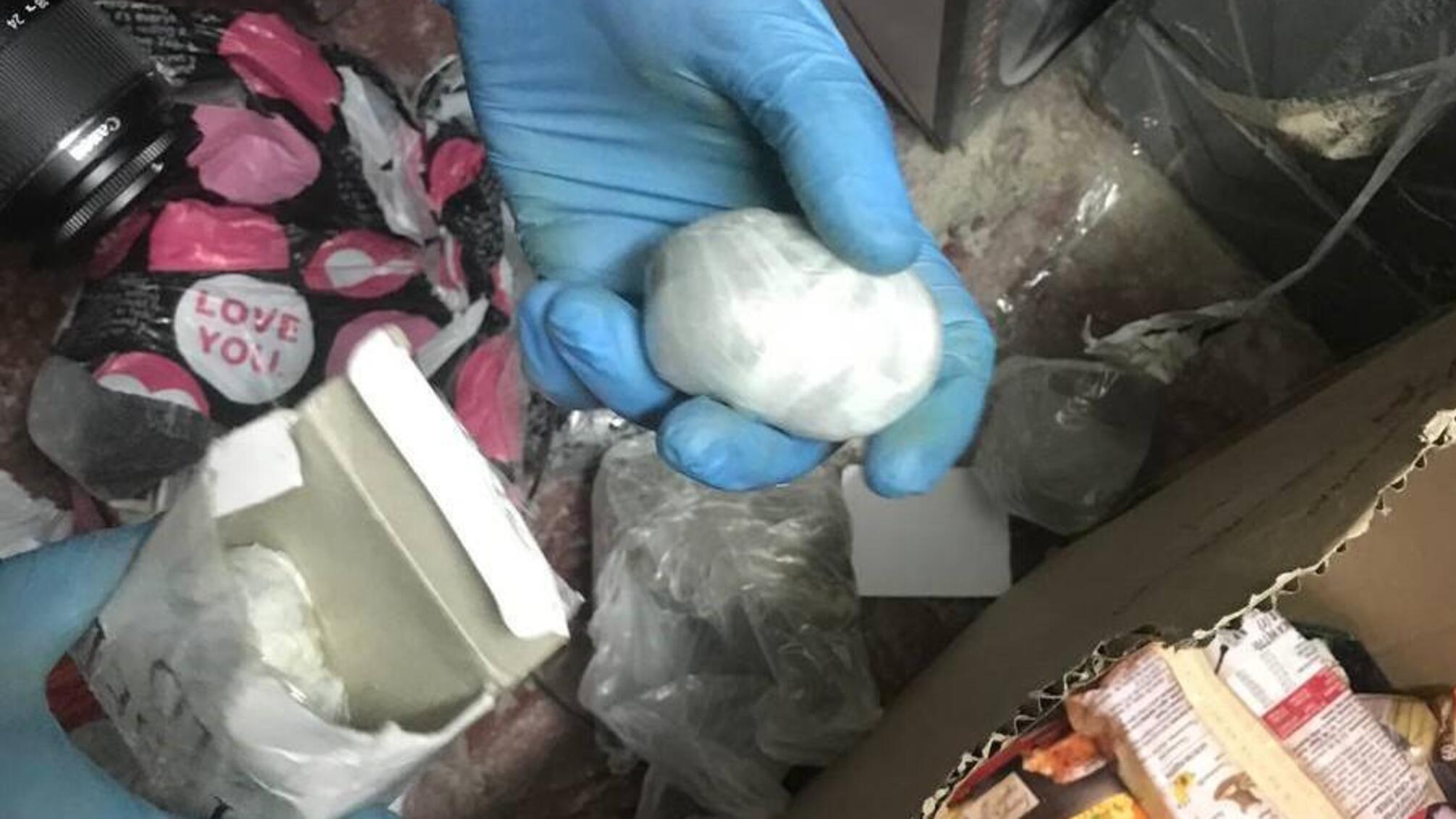 На Вінниччині поліція перекрила канал надходження наркотичних речовин у місця позбавлення волі