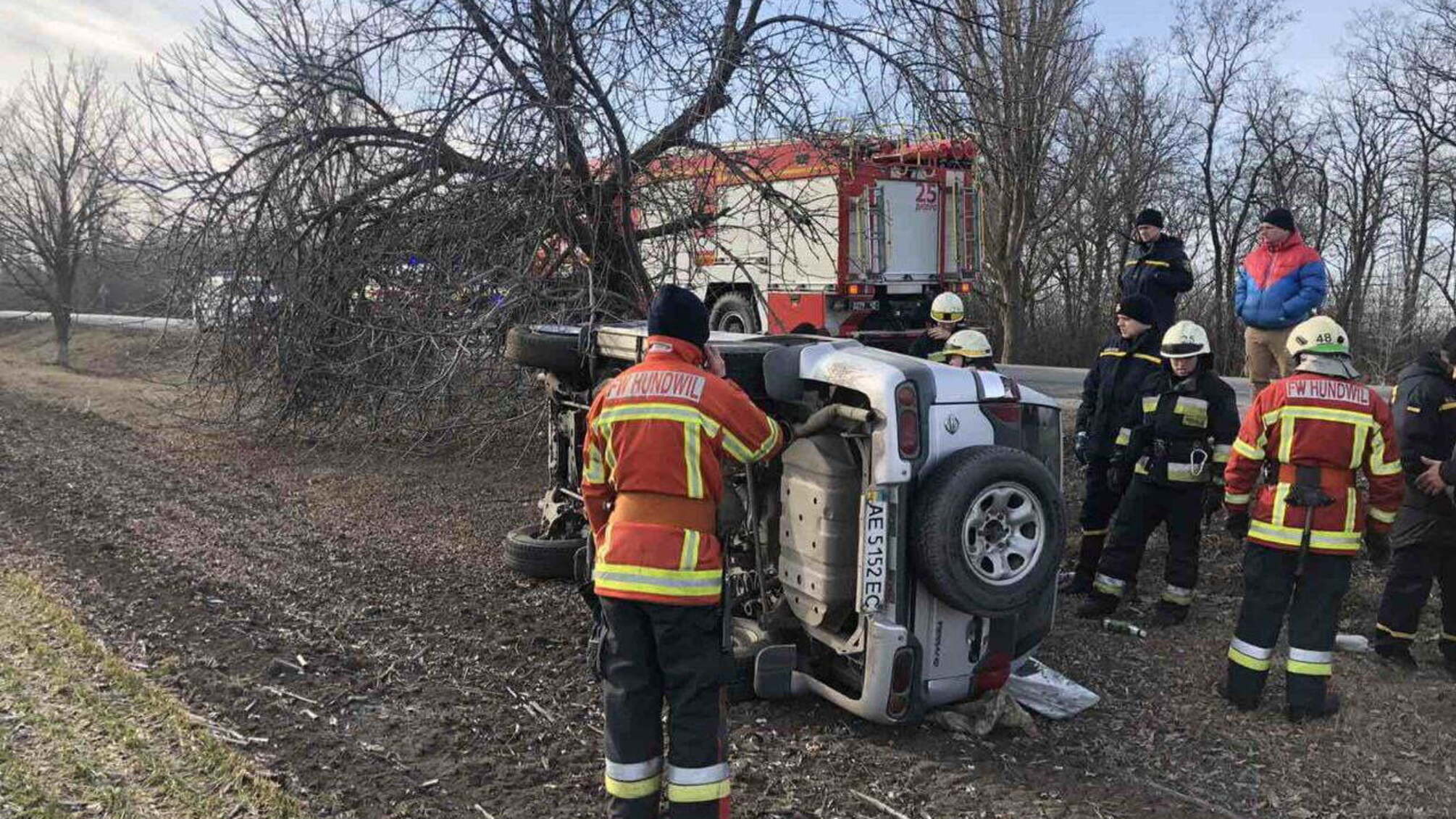 Дніпропетровська область: рятувальники надали допомогу у ліквідації наслідків ДТП