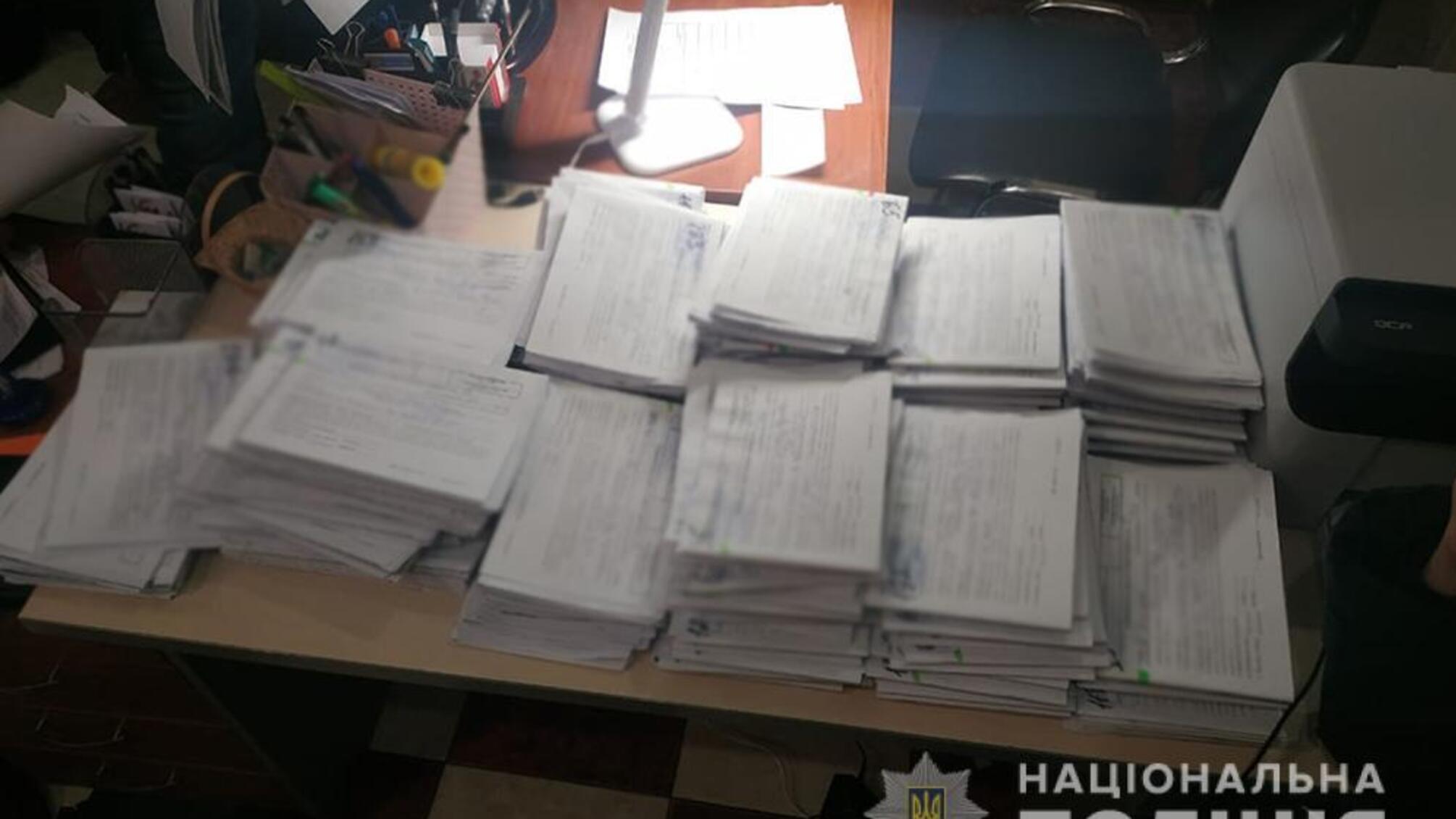 На Запоріжжі поліцейські викрили медпрацівників у продажі рецептів на придбання нарковмісних лікарських засобів