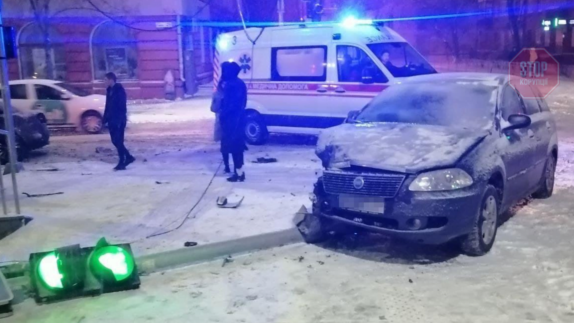 Новости Чернигова: в ДТП на перекрестке Гончей и Полуботка 'пострадал' светофор