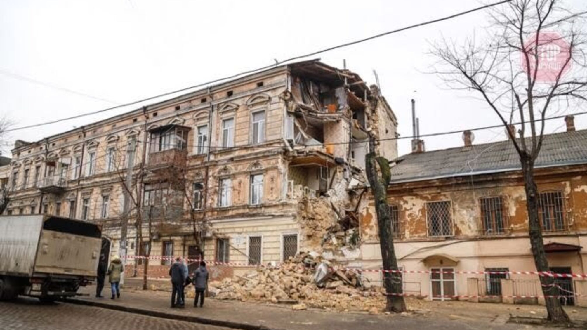 Новини Одеси: В центрі міста обвалилась пам'ятка архітектури (фото)
