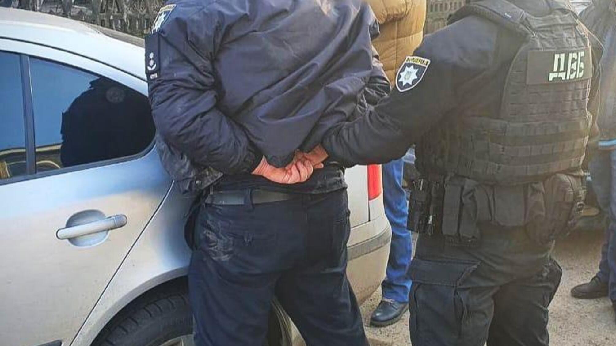 Внутрішня безпека Нацполіції викрила посадовця поліції Дніпропетровщини на вимаганні та одержанні поборів