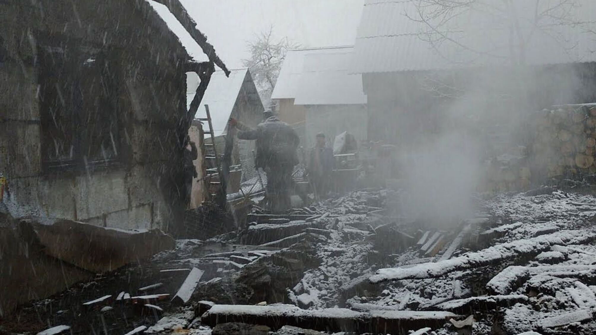 Тячівські рятувальники ліквідували пожежу в с. Красна