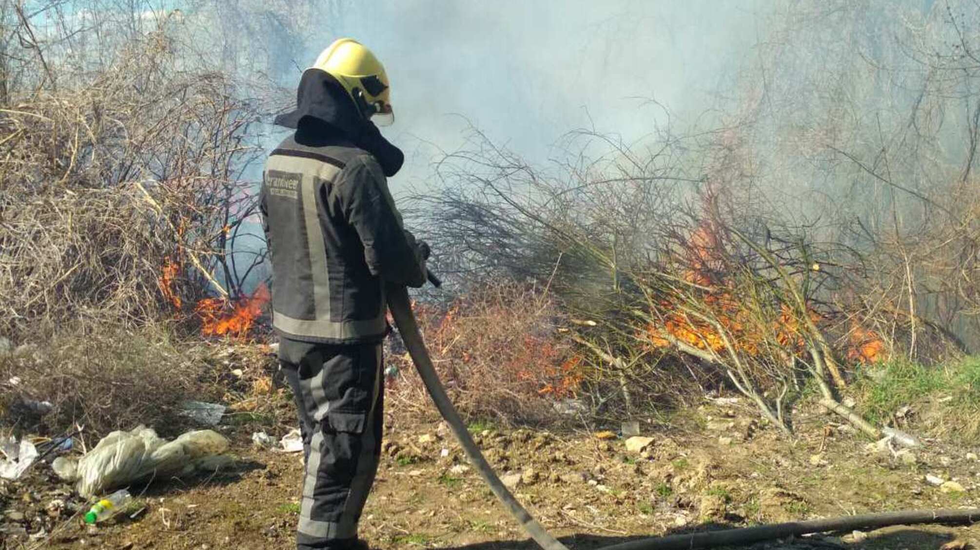 Херсонська область: за минулу добу рятувальники 3 рази виїжджали на гасіння пожеж сухої рослинності
