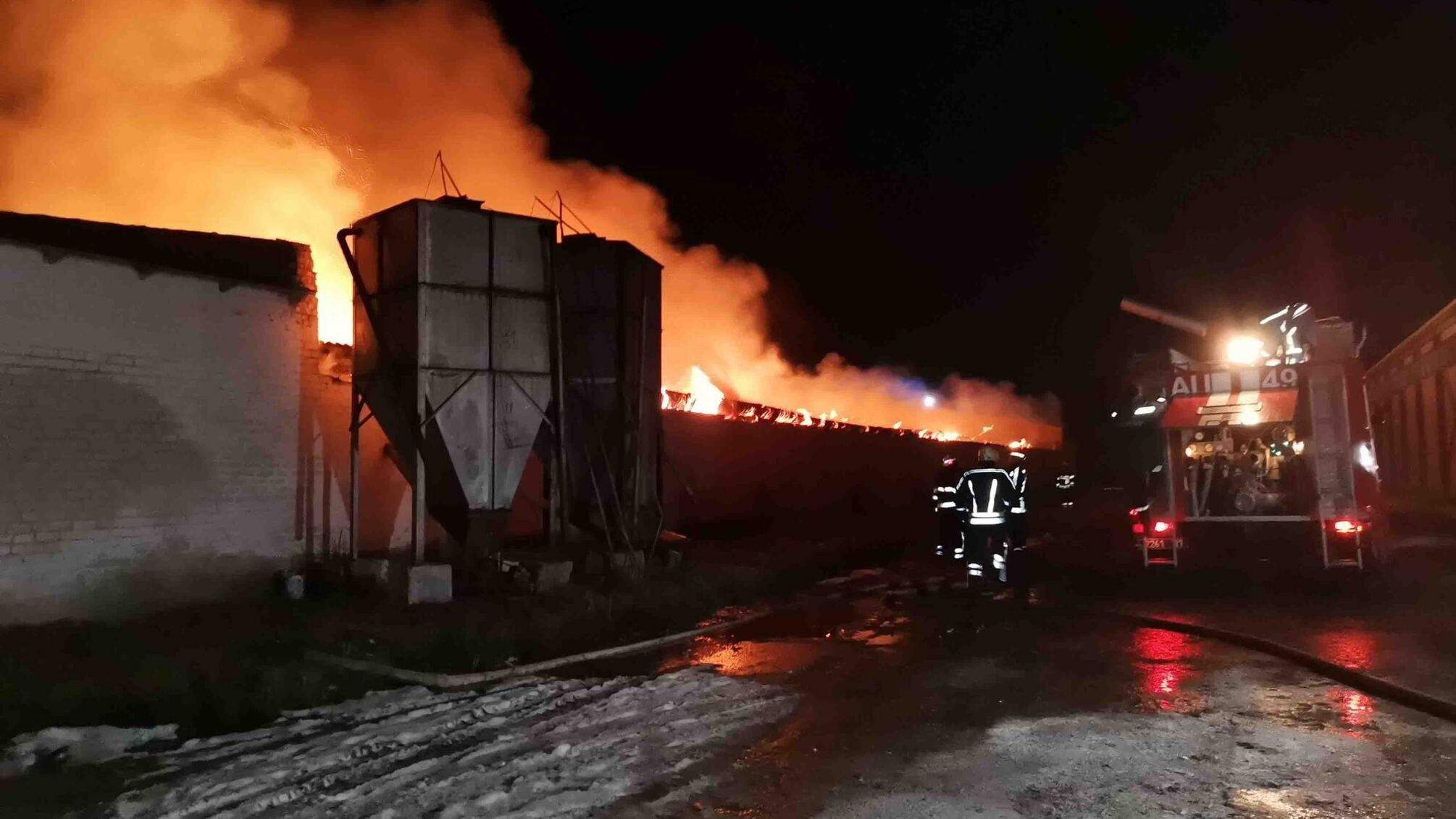 Київська область: ліквідовано загорання недіючої будівлі птахофабрики