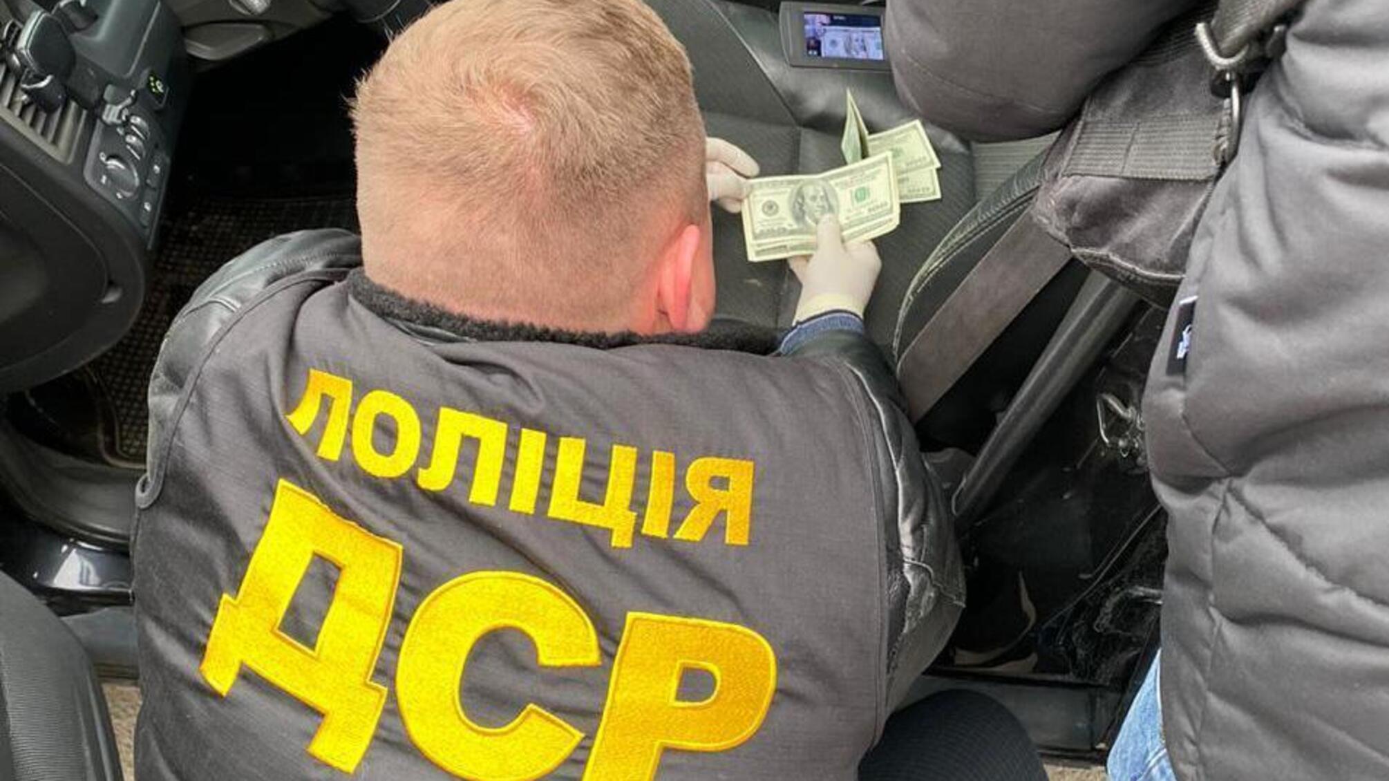 На Хмельниччині поліція викрила у хабарництві керівника одного з відділень військового обліку територіального центру комплектування