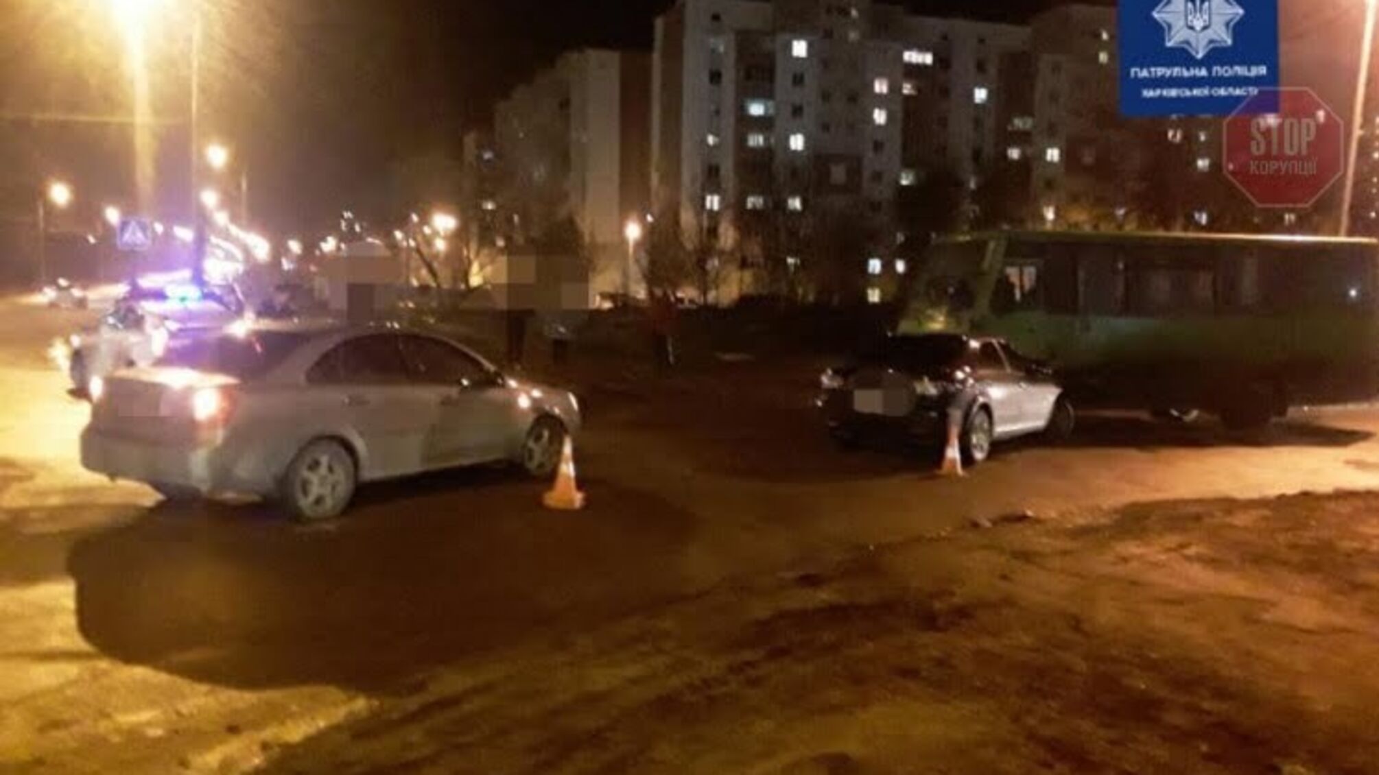 Новини Харкова: На вулиці Роганській сталася потрійна аварія з пасажирським автобусом (фото)