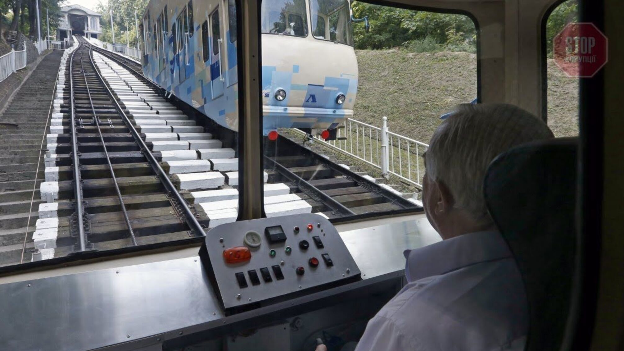 Київ планує купити 2 кабіни фунікулера за 6,5 млн євро