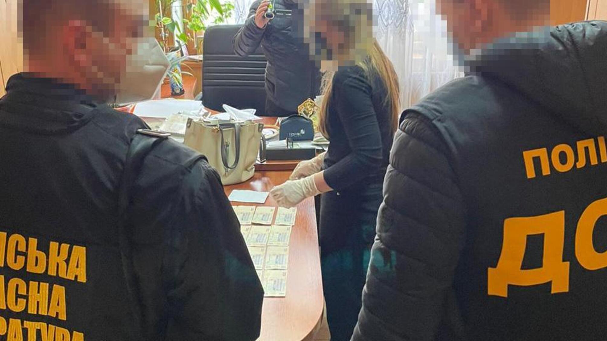 На Луганщині поліцейські викрили в організації системи «відкатів» посадовців одного з обласних будинків-інтернатів для громадян похилого віку та інвалідів