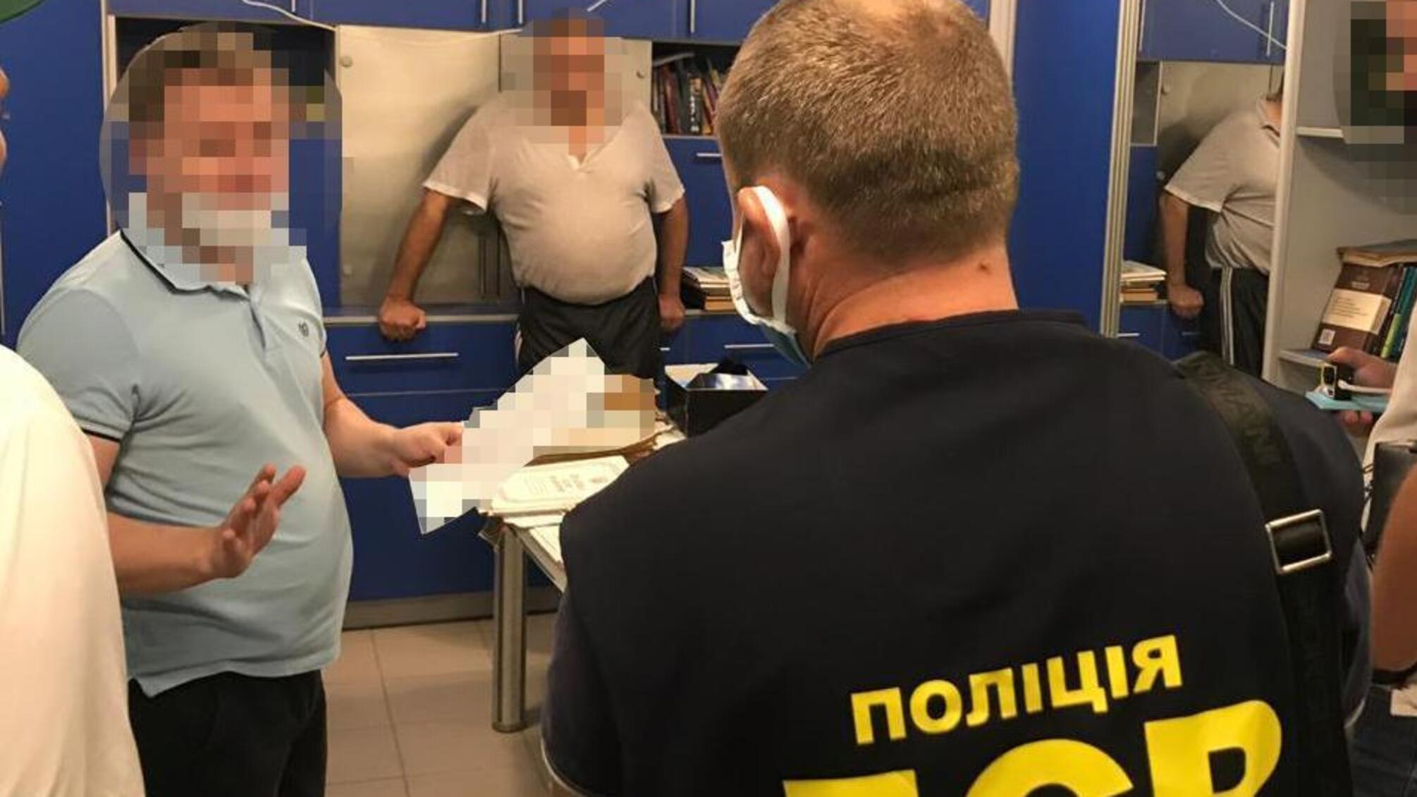 Незаконно заволоділи квартирами в Одесі на 27 млн грн: учасники злочинного угруповання опинилися на лаві підсудних