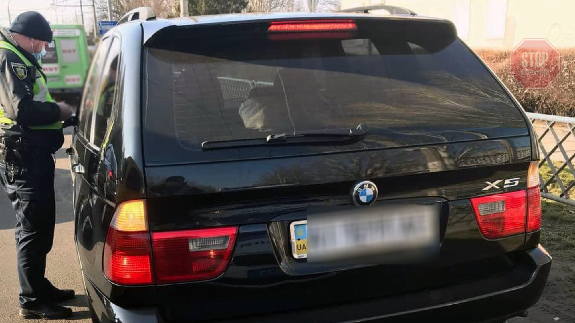 Новости Херсона: патрульные остановили подозрительный автомобиль
