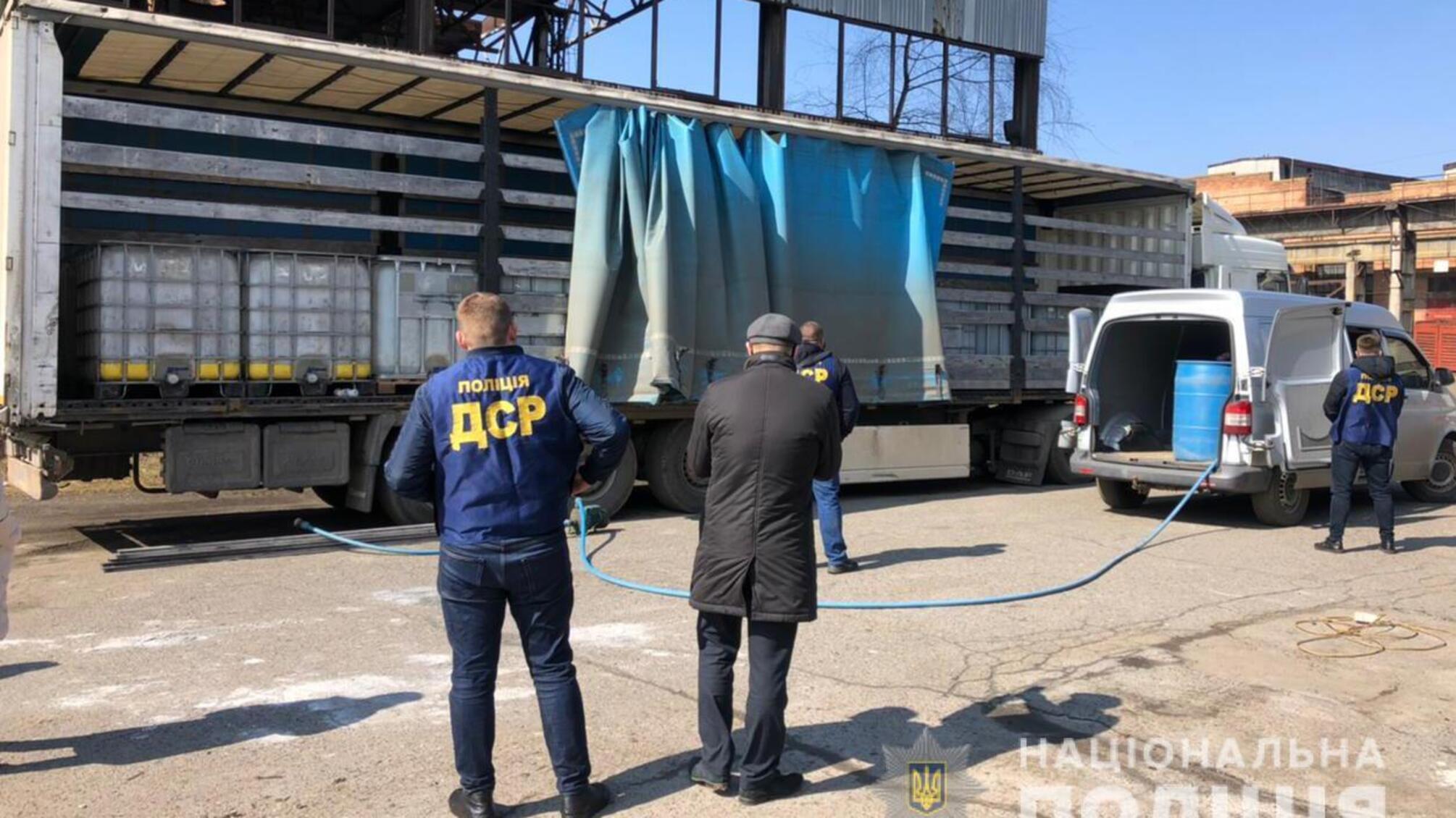 На Полтавщині поліцейські вилучили з незаконного обігу майже 30 тонн спирту