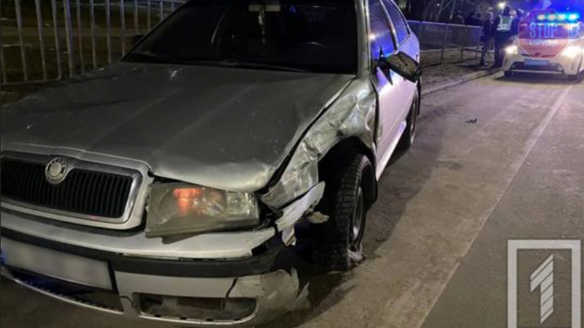 Новости Кривого Рога: авто на скорости влетело в стоявшую на светофоре легковушку