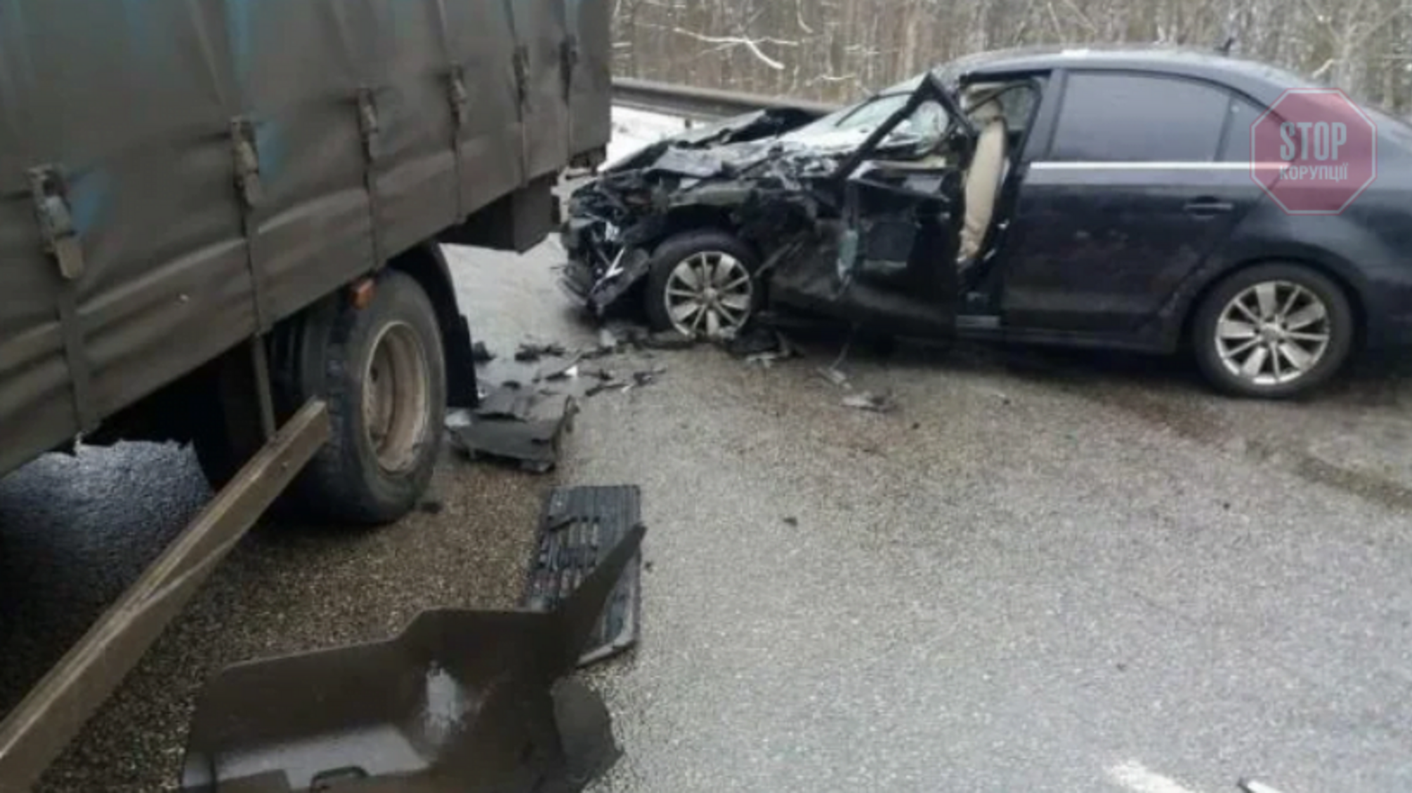 Новости Харькова: грузовик выехал на встречную полосу и протаранил 3 авто, есть пострадавшие (фото)