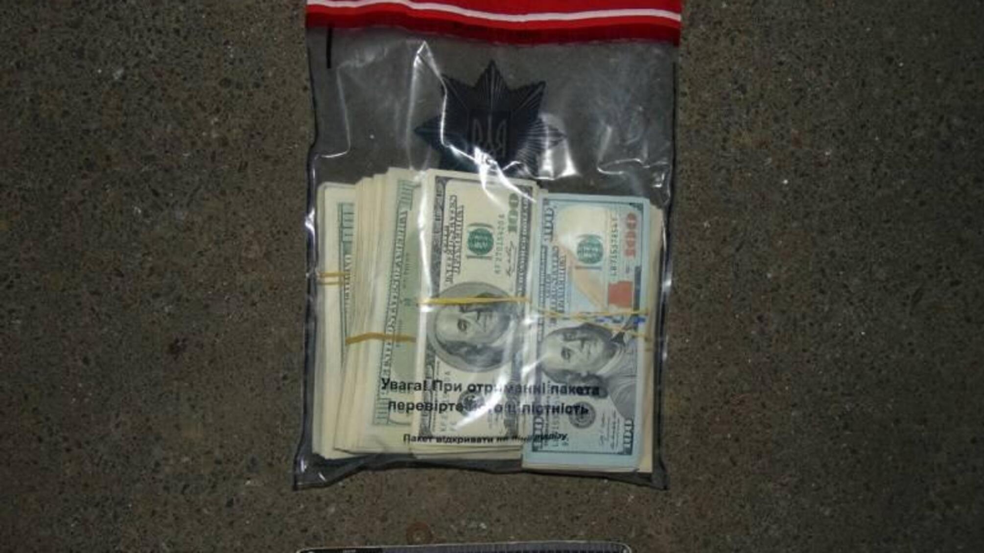 «У столиці оперативники затримали групу валютних шахраїв, які ошукали киянку на 1,5 мільйони гривень», - Андрій Крищенко