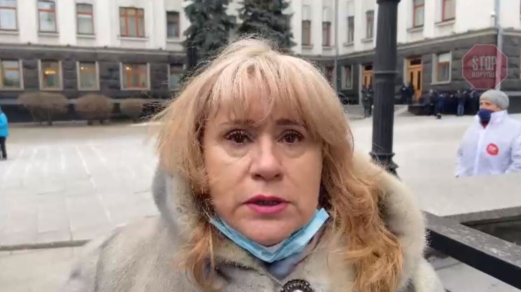 Вынуждена ходить с палочкой: охранники главы Криворожской ТЭЦ жестоко избили сотрудницу