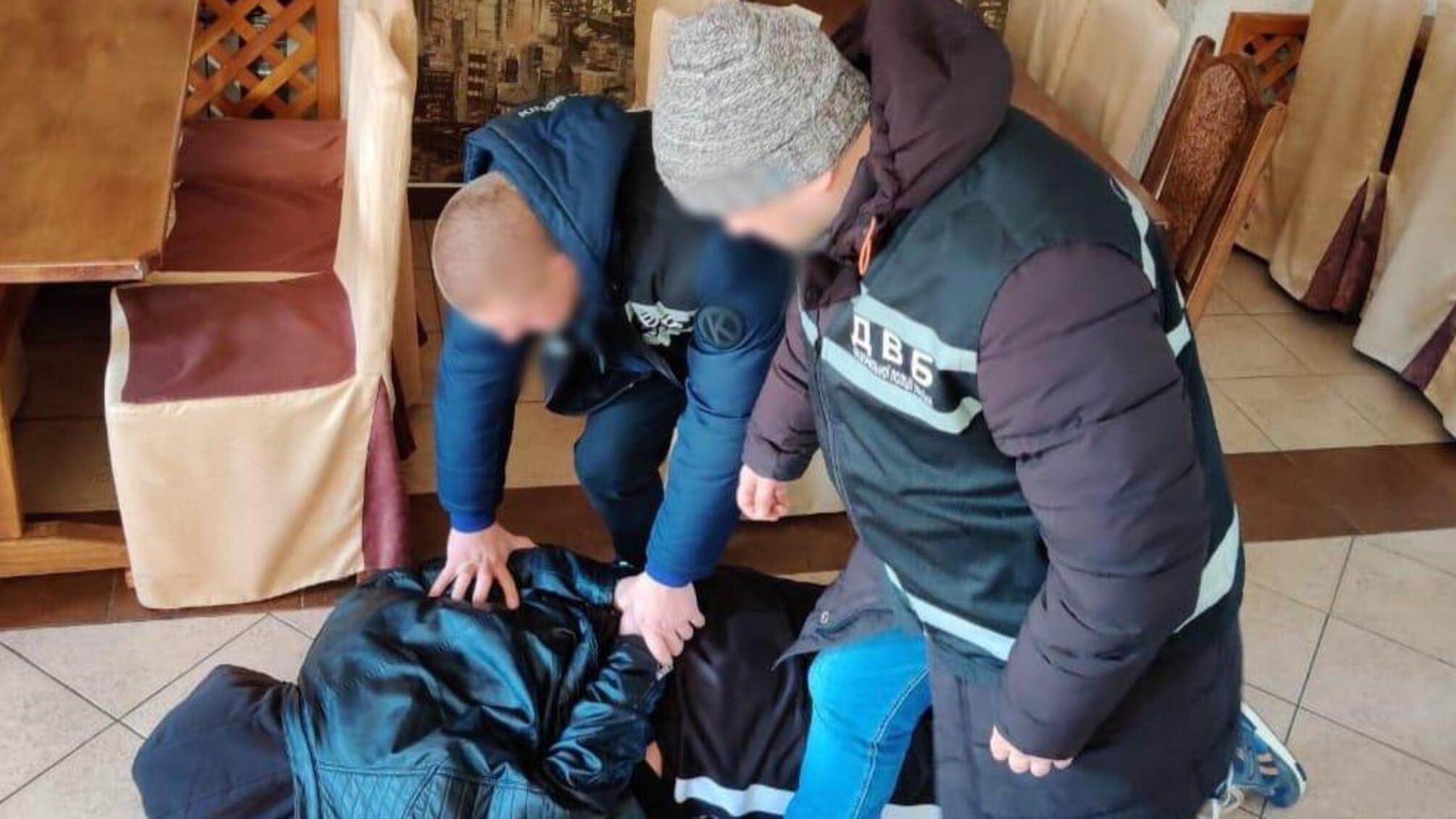 У Кіровоградській області поліція затримала чоловіка, який намагався підкупом уникнути покарання за груповий розбій