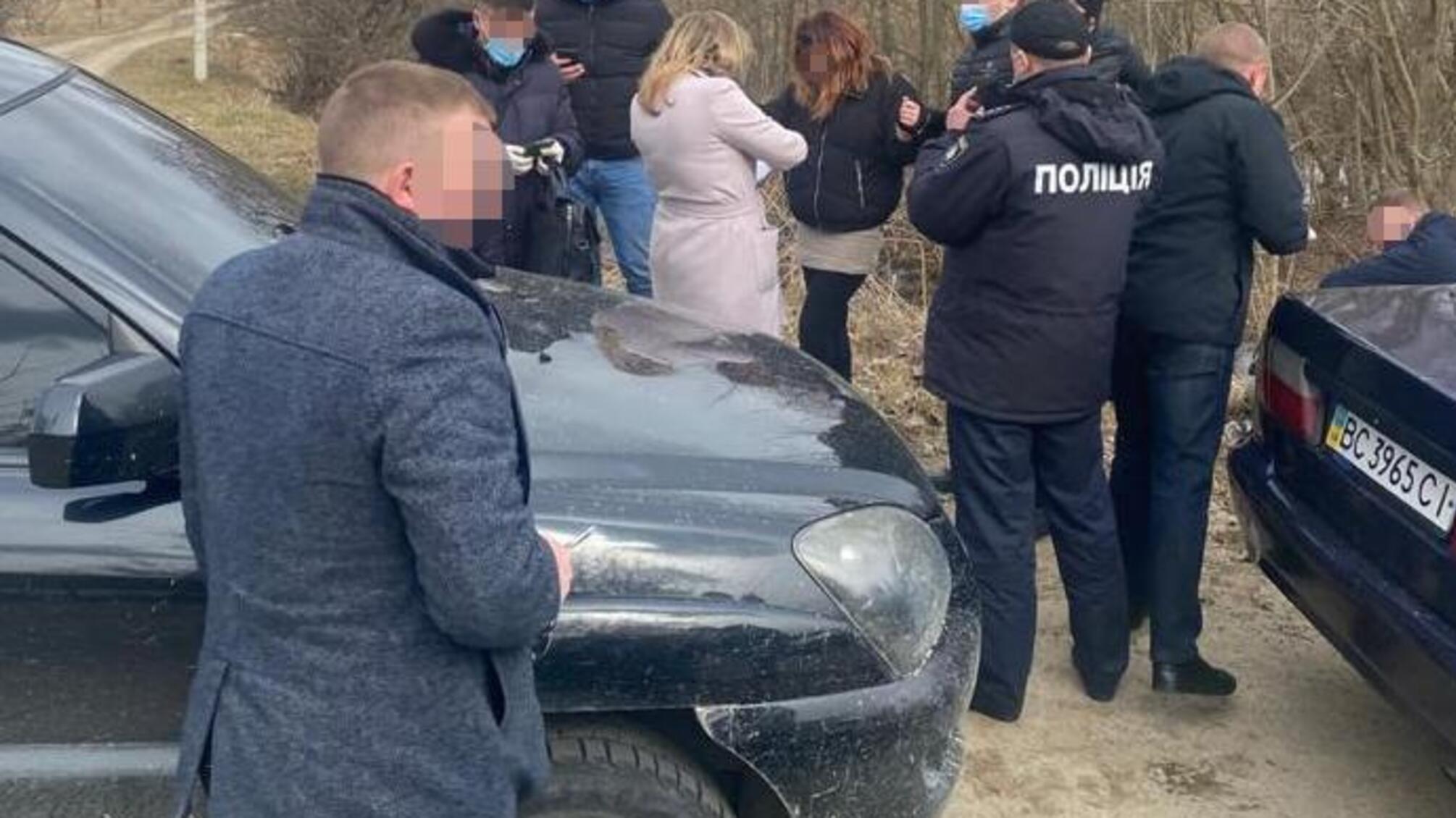 Близько кілограма «метамфетаміну», таблетки «екстазі» та «канабіс» – на Львівщині правоохоронці затримали групу наркозбувачів