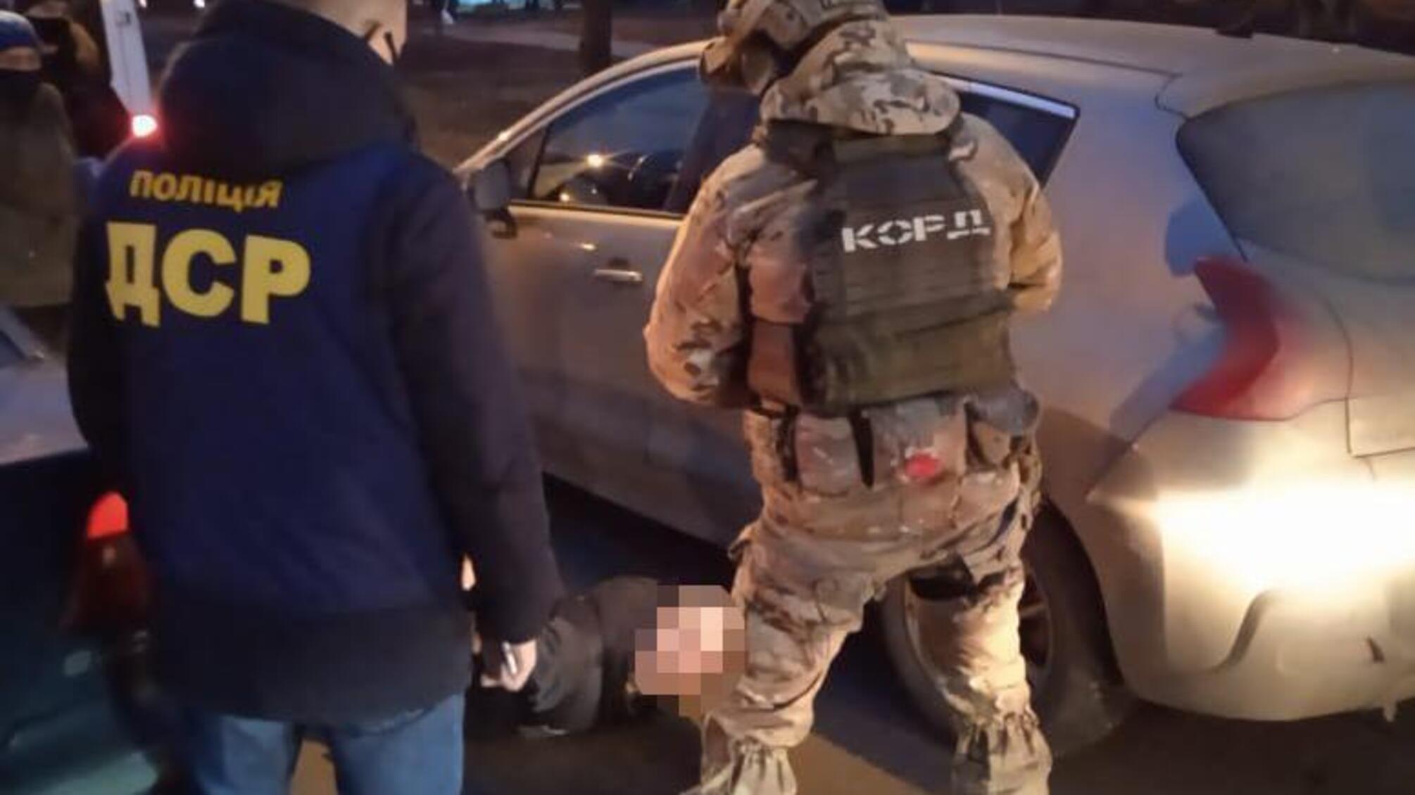 У Харкові поліція затримала учасників злочинного угруповання, які обклали «даниною» підприємців