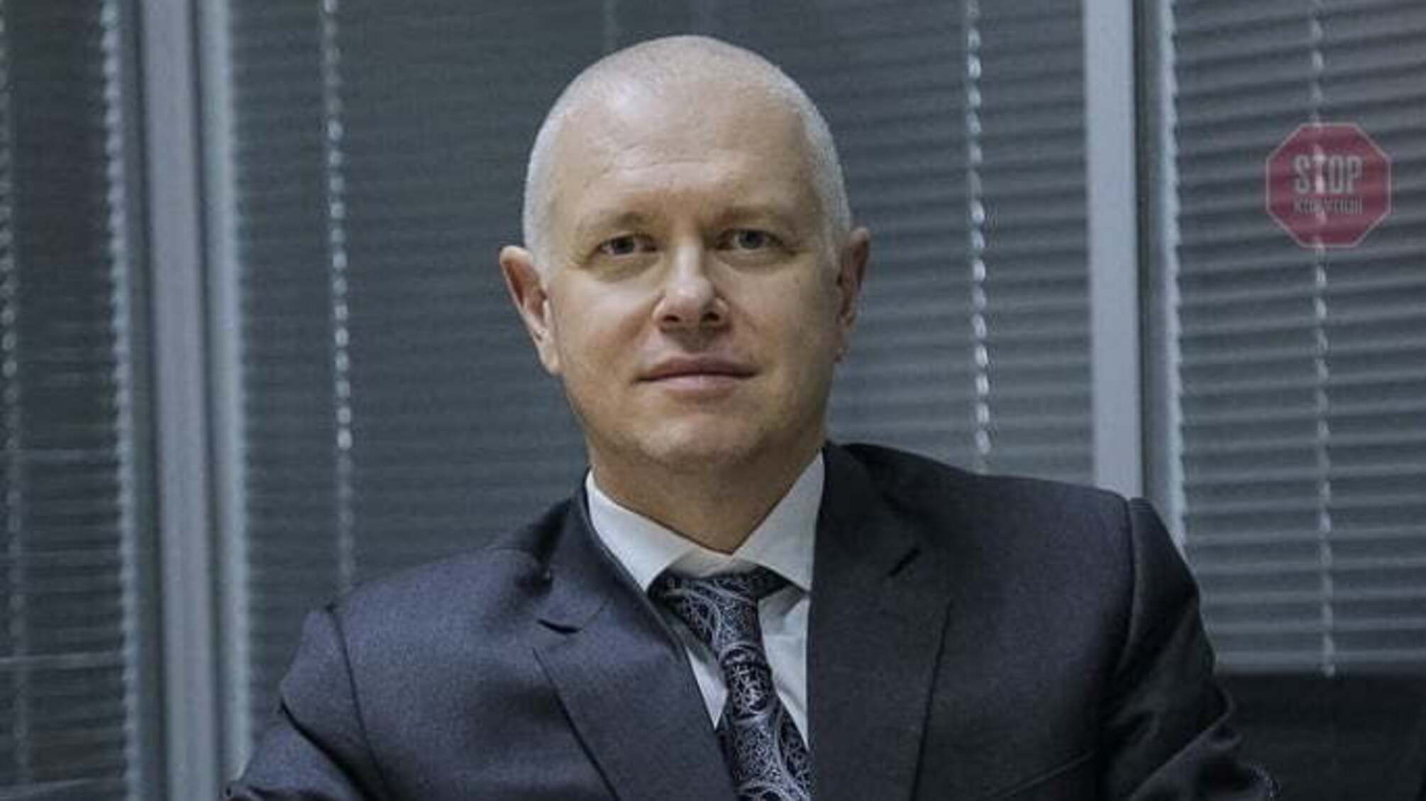 Экстоп-менеджер ПриватБанка переписал десятки миллионов гривен на жену и дочь после задержания