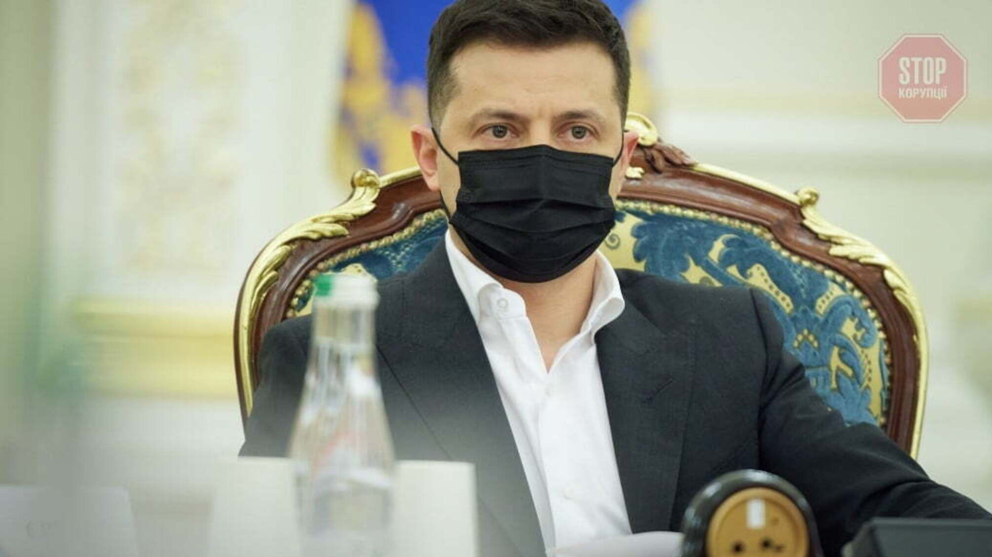 Зеленский заявил, что Украине необходимо начать разработку «COVID-паспортов»