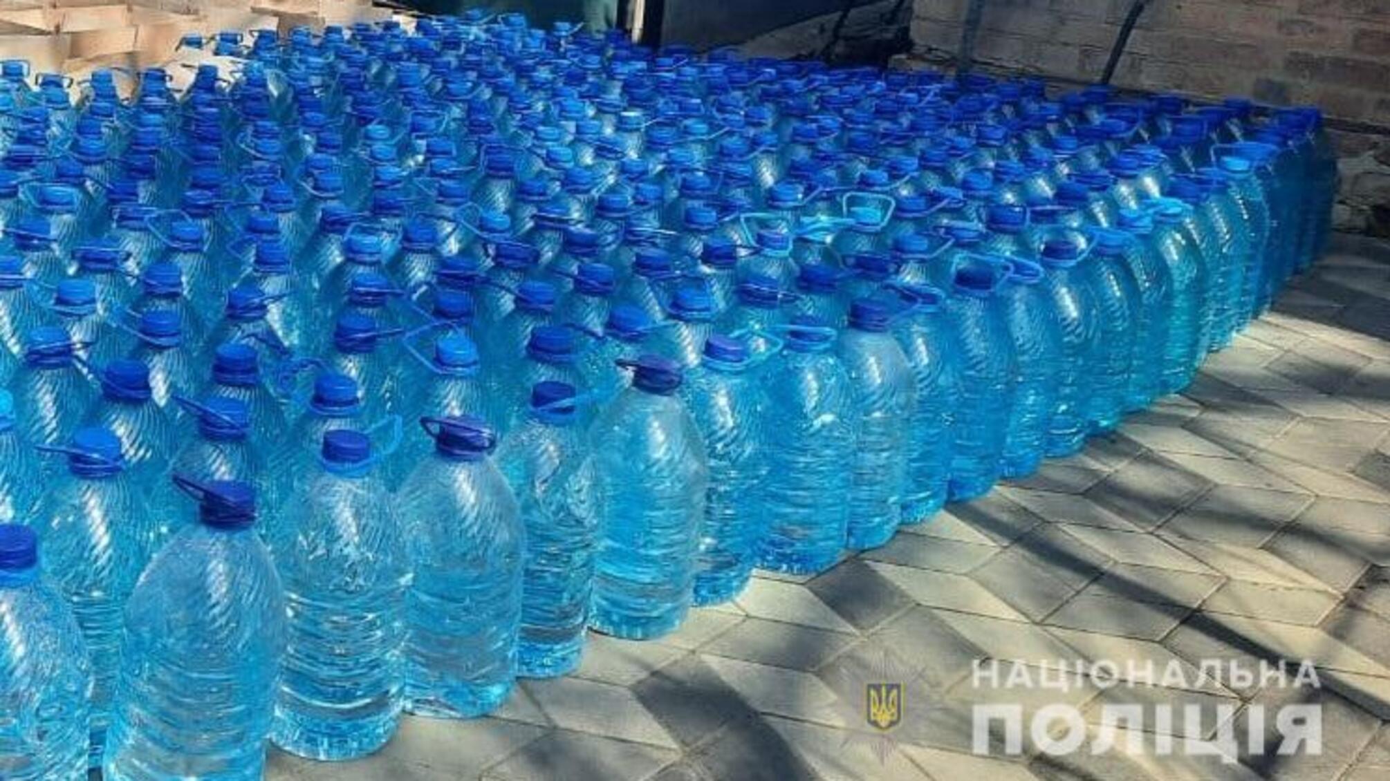 На Кіровоградщині поліцейські припинили діяльність підпільного виробництва фальсифікованої алкогольної продукції