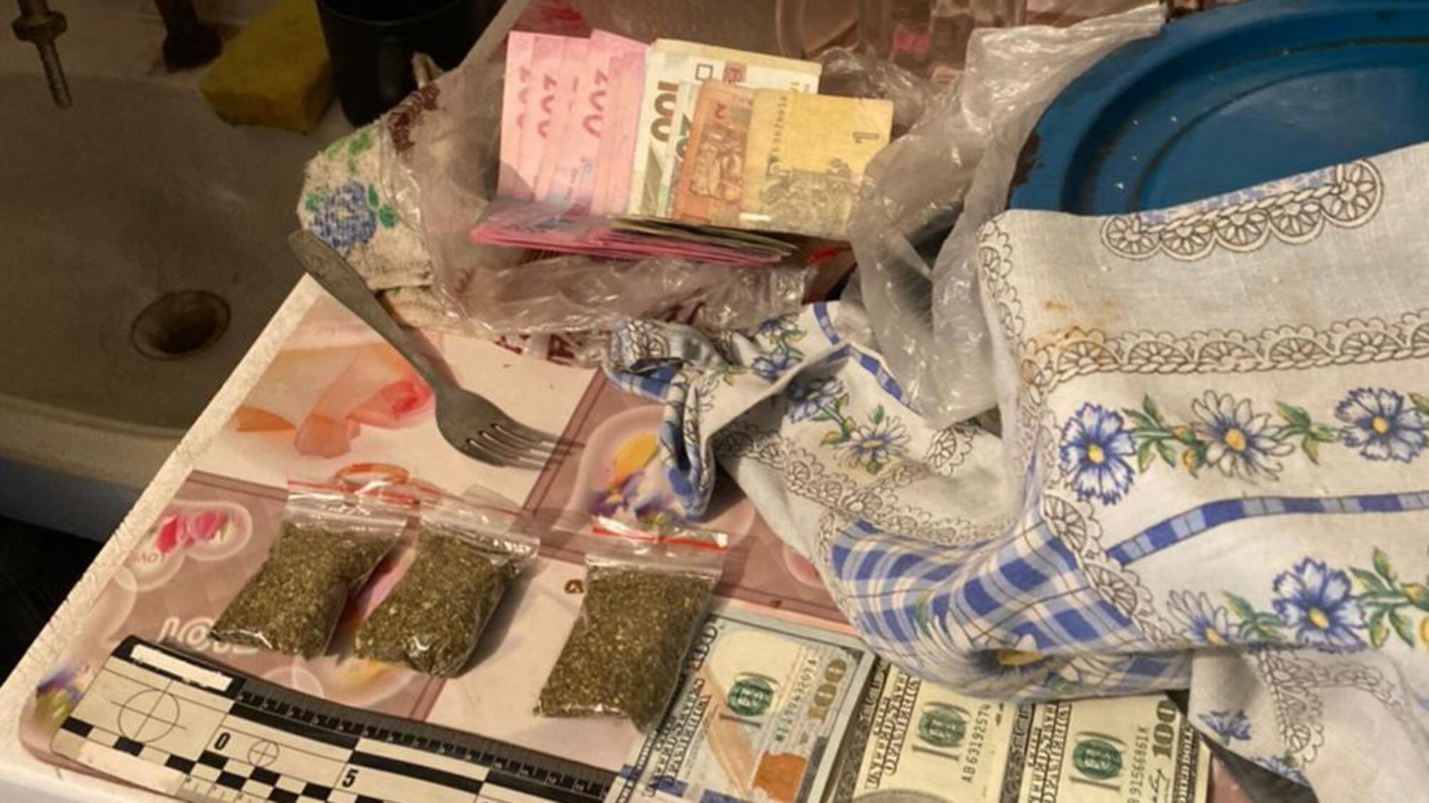 Правоохоронці викрили групу осіб у незаконному збуті наркотичних засобів на території Одещини