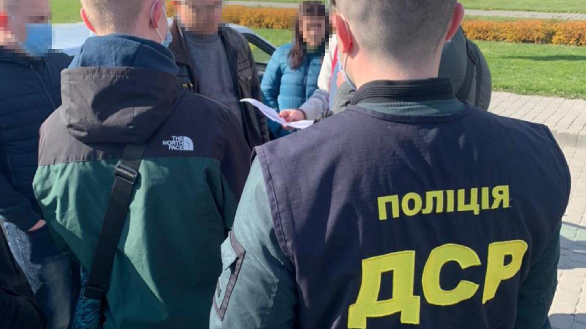 15 тисяч гривень неправомірної вигоди за невтручання у бізнес – на Рівненщині поліція затримала голову ОТГ