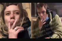 Все ради лайков: в столичном метро двое подростков курили прямо в вагоне (видео)